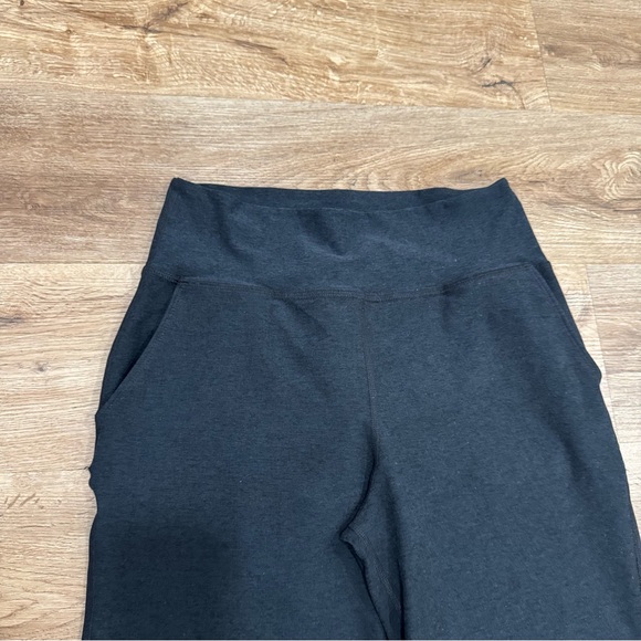 Beyond Yoga Spacedye Laid Back Wide Leg Darkest Night Black Pant Size Medium - Picture 5 of 8